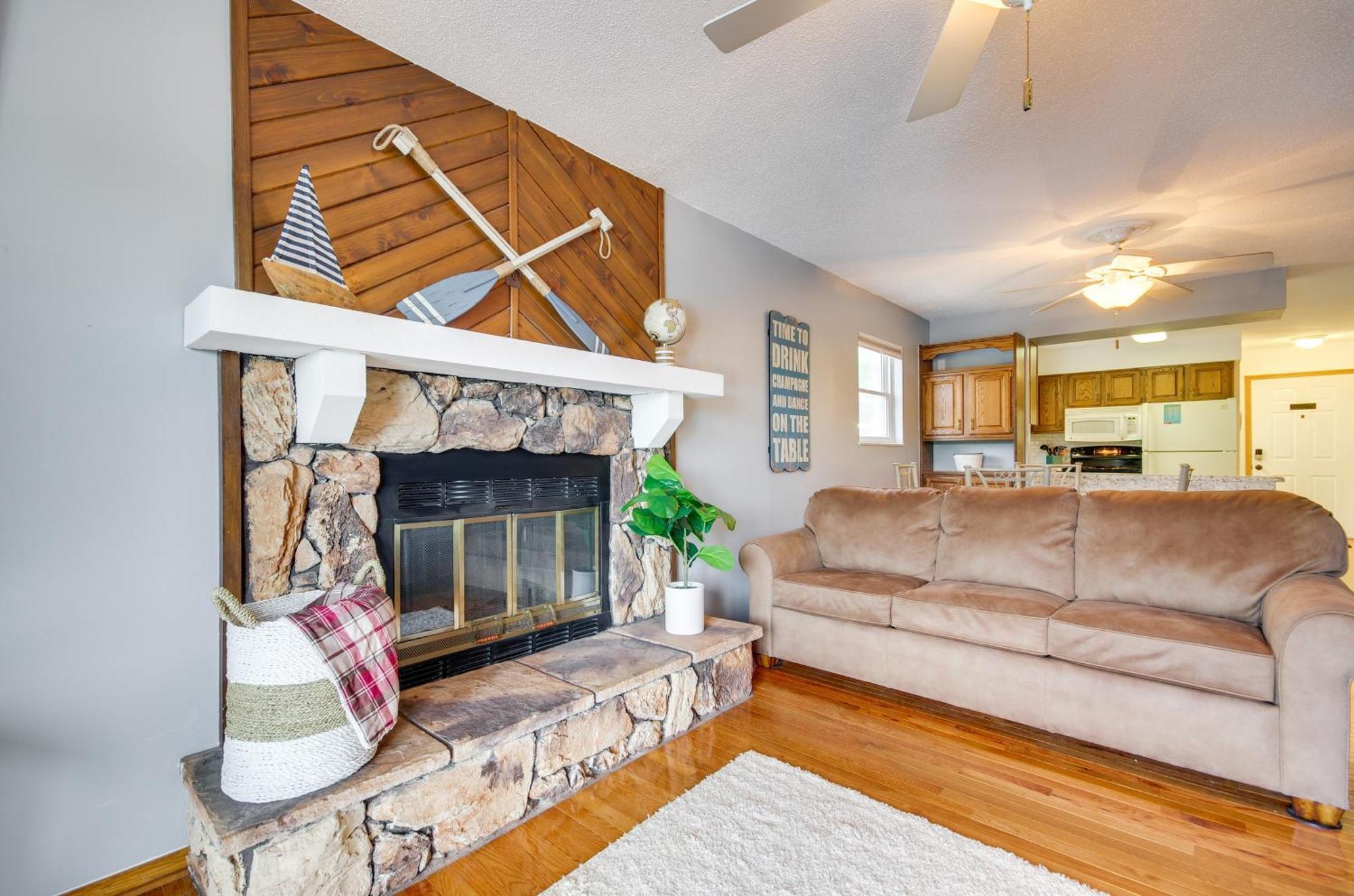 Cozy Lake Ozark Condo Rental With Grill, Pool Access Exterior foto